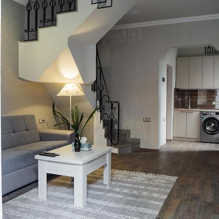 יירבאן Bonvenon Capsule Hostel מראה חיצוני תמונה