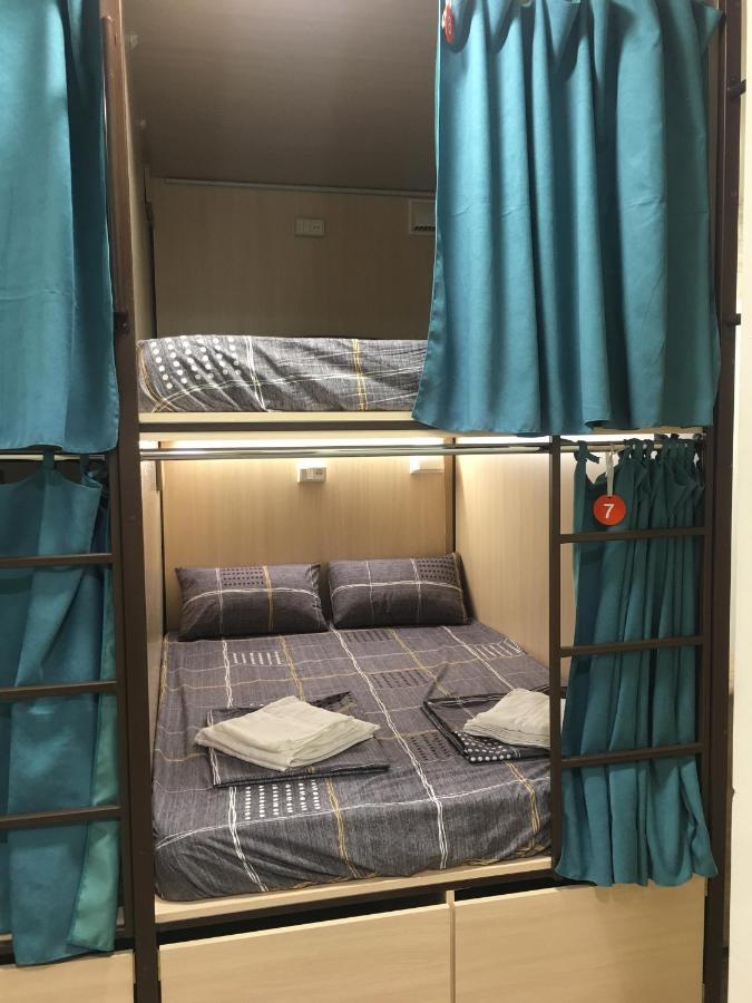 יירבאן Bonvenon Capsule Hostel מראה חיצוני תמונה