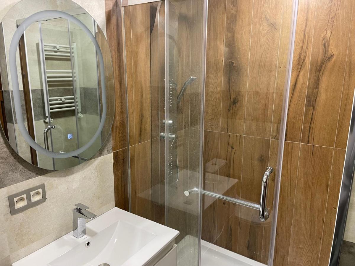 יירבאן Bonvenon Capsule Hostel מראה חיצוני תמונה