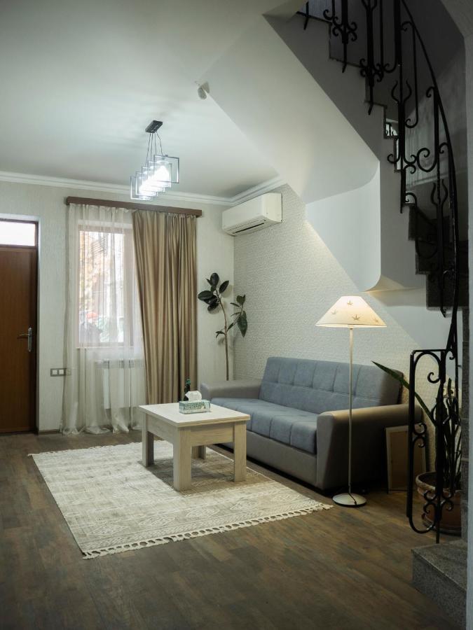 יירבאן Bonvenon Capsule Hostel מראה חיצוני תמונה