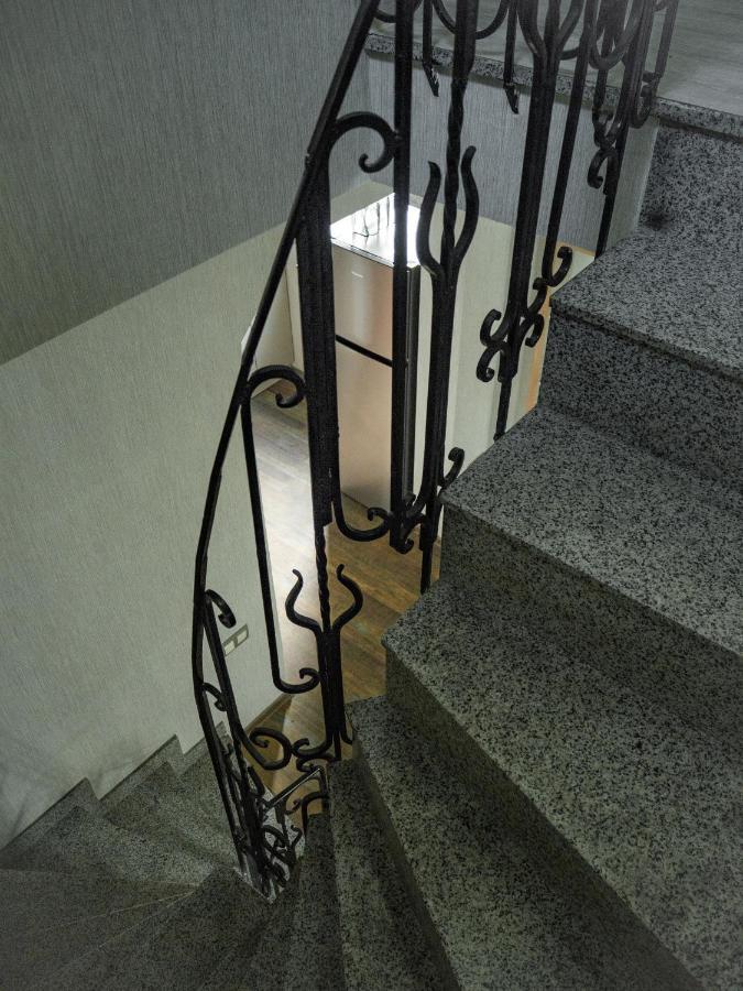 יירבאן Bonvenon Capsule Hostel מראה חיצוני תמונה